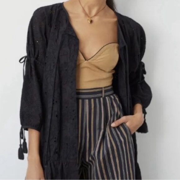 ANTHROPOLOGIE MAEVE Size one size Kimono Eyelet Black Tie Tassels Neck Arm - Picture 1 of 11